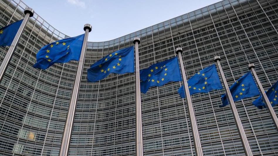 German industrial firm Siemens climbed 3.6% as it lifted its profit forecast for the third time this year (Source: Reuters) German industrial firm Siemens climbed 3.6% as it lifted its profit forecast for the third time this year (Source: Reuters)