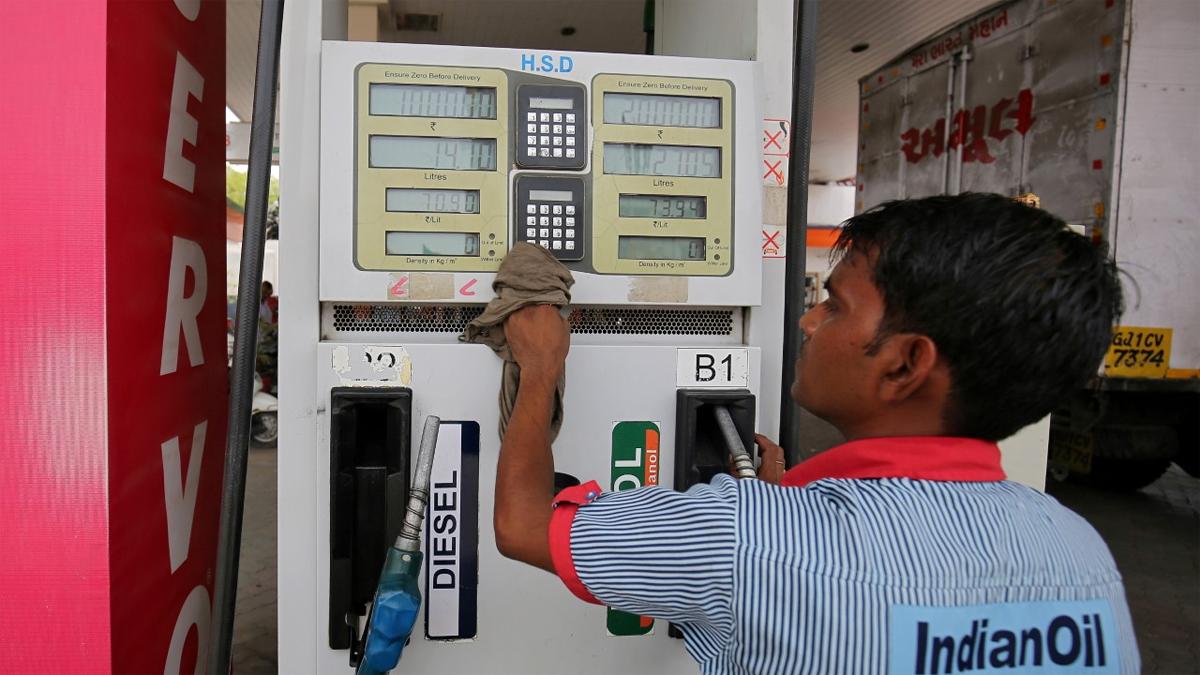 Diesel rates slashed by 20 paise Diesel rates slashed by 20 paise