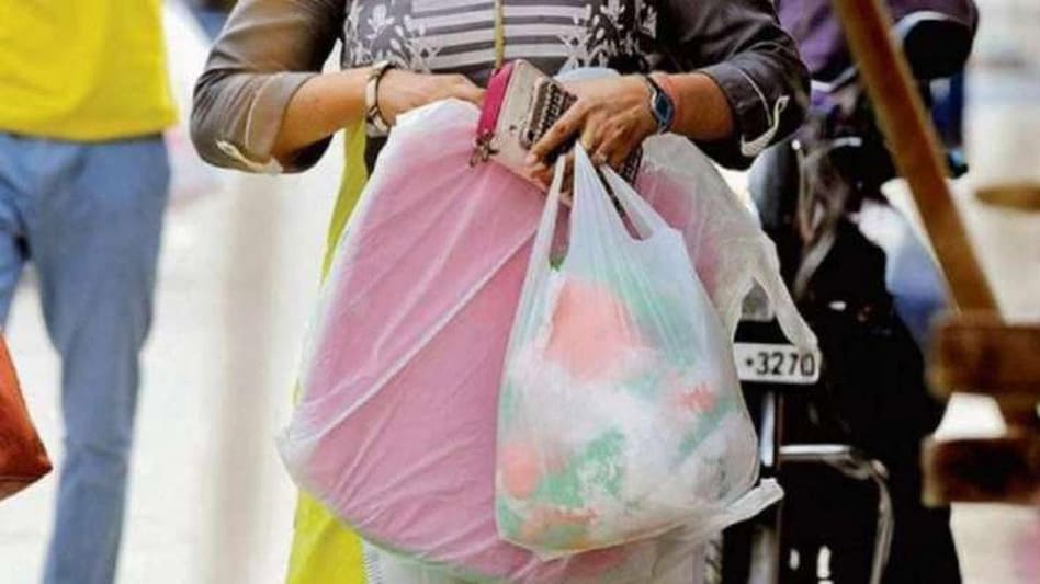Non-woven plastic carry bags should not be less than 60 gram per square metre (GSM) with effect from September 30, 2021 (Source:PTI) Non-woven plastic carry bags should not be less than 60 gram per square metre (GSM) with effect from September 30, 2021 (Source:PTI)
