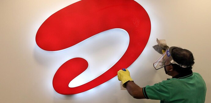 Bharti Airtel CEO Gopal Vittal says Indian telecom industry can easily have three private players Bharti Airtel CEO Gopal Vittal says Indian telecom industry can easily have three private players
