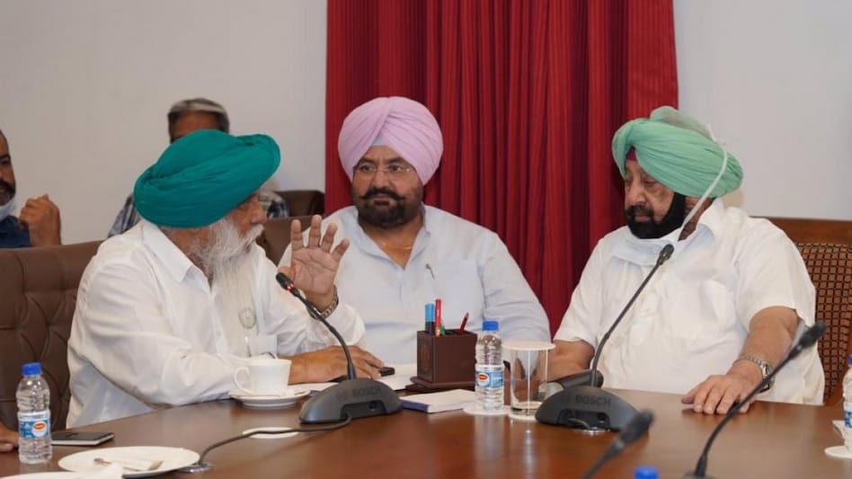 Punjab Chief Minister Capt Amarinder Singh during a meeting with farmers in Chandigarh today. Photo: Twitter Punjab Chief Minister Capt Amarinder Singh during a meeting with farmers in Chandigarh today. Photo: Twitter