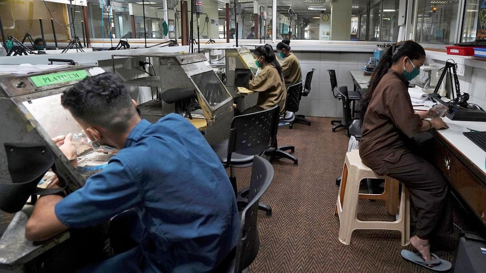 PM Modi said that 'Pradhan Mantri Gatishakti National Master Plan' will help local manufacturers turn globally competitive and also develop possibilities of new future economic zones PM Modi said that 'Pradhan Mantri Gatishakti National Master Plan' will help local manufacturers turn globally competitive and also develop possibilities of new future economic zones