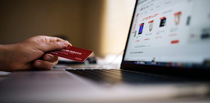 Online shopping clear winner amid the pandemic Online shopping clear winner amid the pandemic
