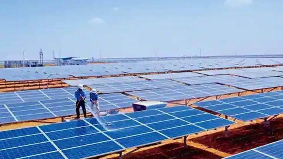 The business leaders congratulated the Union minister on the recent achievement of 100 GW of installed renewable energy capacity The business leaders congratulated the Union minister on the recent achievement of 100 GW of installed renewable energy capacity