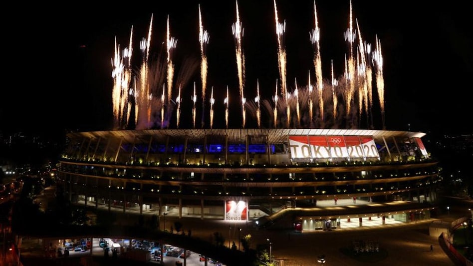 The theme of the closing ceremony was the 'Worlds We Share' The theme of the closing ceremony was the 'Worlds We Share'