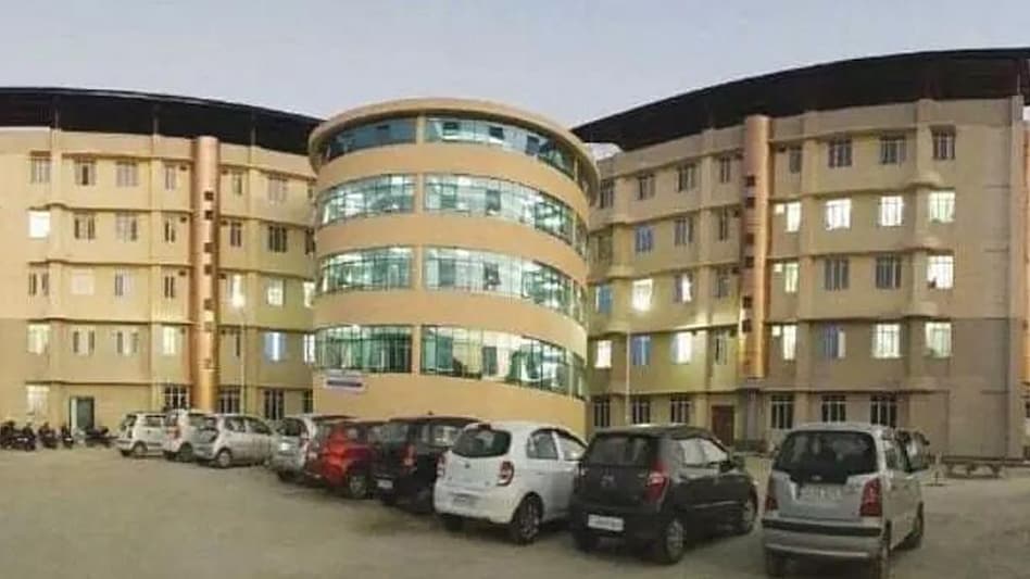 The ministers also discussed strengthening medical infrastructure, medical equipment, medicines and better medical services in the state (Source: PTI) The ministers also discussed strengthening medical infrastructure, medical equipment, medicines and better medical services in the state (Source: PTI)