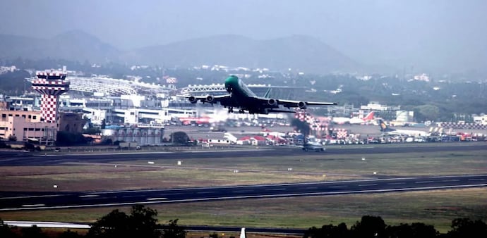 "The rapid development of civil aviation in the border areas has provided convenience for the air transportation of recruits and veterans," the PLA official said. "The rapid development of civil aviation in the border areas has provided convenience for the air transportation of recruits and veterans," the PLA official said.