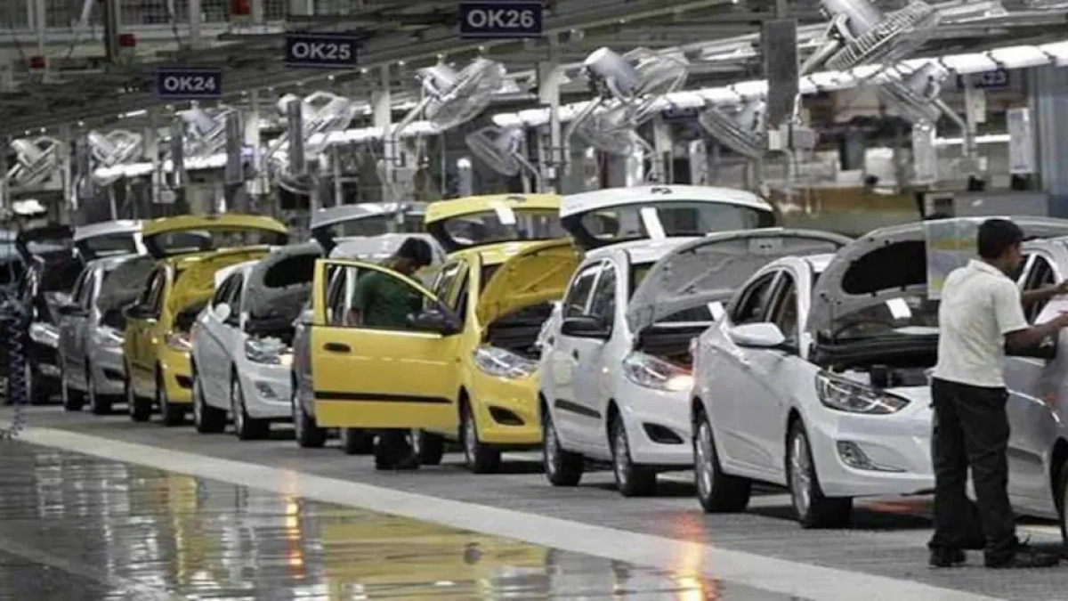 Several smaller players and the startups, who have just recently begun their journey in the EV space, have also begun discussions to push up production in line with the PLI scheme. (Photo- PTI) Several smaller players and the startups, who have just recently begun their journey in the EV space, have also begun discussions to push up production in line with the PLI scheme. (Photo- PTI)