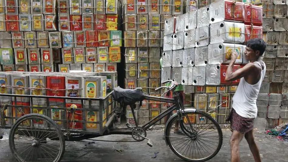 To control rising edible oil prices during the festival season, the government further slashed base custom duties on palm, soyabean and sunflower oils, bearing a revenue loss of Rs 1,100 crore To control rising edible oil prices during the festival season, the government further slashed base custom duties on palm, soyabean and sunflower oils, bearing a revenue loss of Rs 1,100 crore