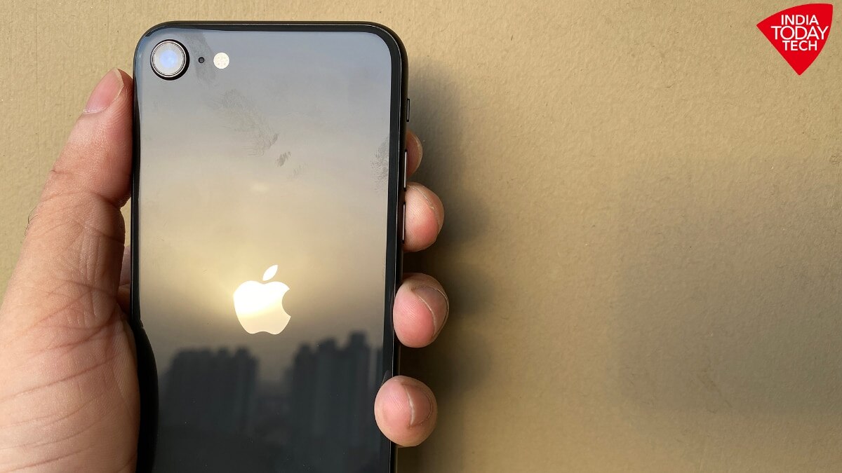Apple says exposure to vibrations by high-powered motorcycle engines may harm iPhone cameras - Vimarsana News