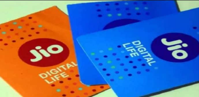 Customers can only avail this offer via the official Jio website or the Jio app Customers can only avail this offer via the official Jio website or the Jio app
