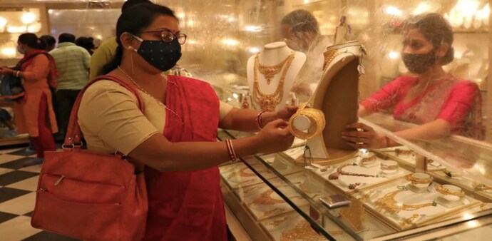 On non-essential and discretionary products, spending in August rose for 21 per cent of families polled in the survey. Photo: Reuters On non-essential and discretionary products, spending in August rose for 21 per cent of families polled in the survey. Photo: Reuters