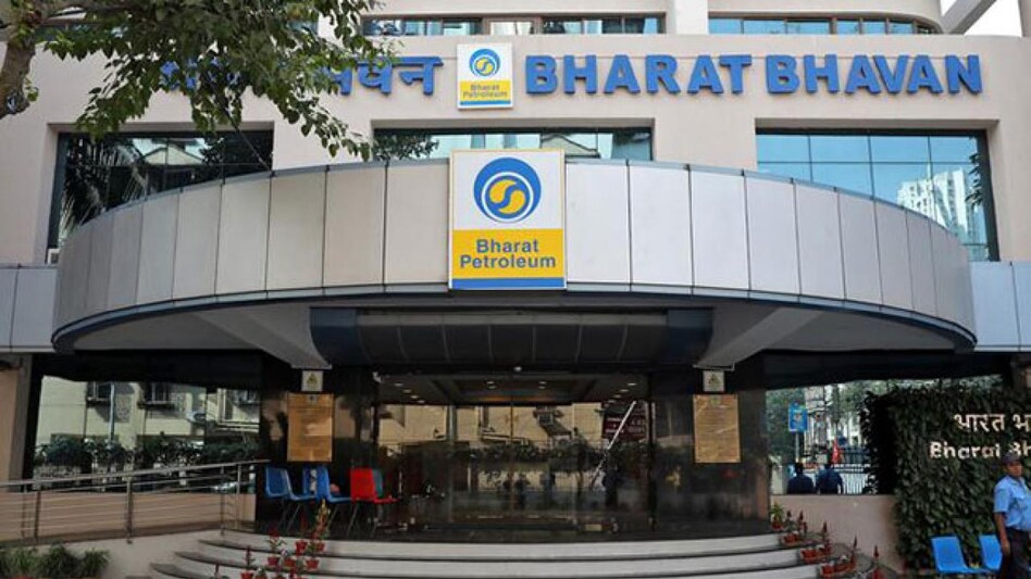 Govt rakes in Rs 6,665 cr dividend from BPCL Govt rakes in Rs 6,665 cr dividend from BPCL