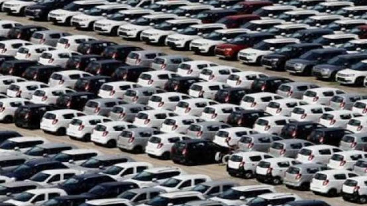 Passenger vehicles sales fall over 40% in Sept amid rising costs, chip crunch