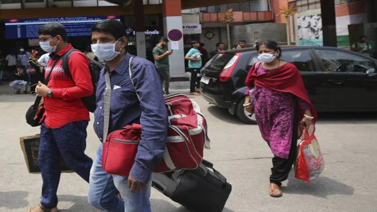 Religious places in Delhi opened for devotees with strict COVID norms