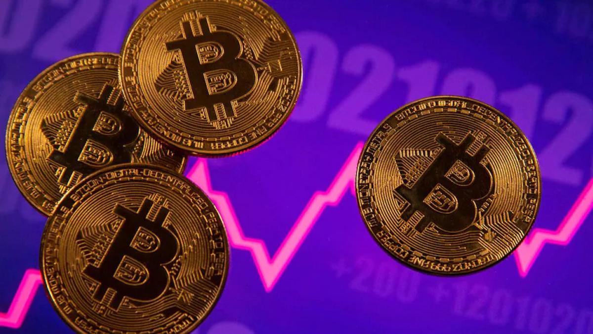 Bitcoin hovers around 6-month high on ETF hopes, worries about rising inflation Bitcoin hovers around 6-month high on ETF hopes, worries about rising inflation