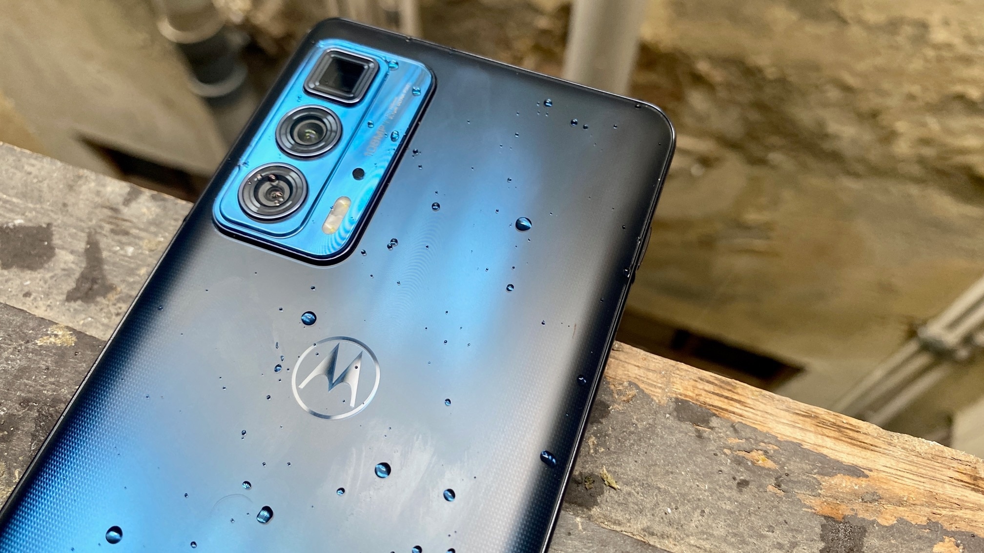 Motorola Edge 20 Pro quick review: The new affordable flagship in market - Vimarsana News