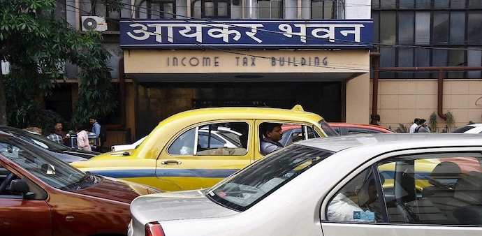 The CBDT said that a container kept at the Kolkata port was searched and the bill of lading declared the goods as 'HDMI cables' valued at Rs 3.8 lakh. The CBDT said that a container kept at the Kolkata port was searched and the bill of lading declared the goods as 'HDMI cables' valued at Rs 3.8 lakh.
