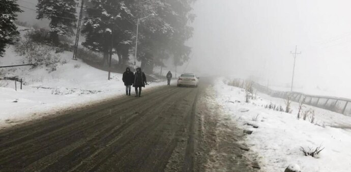 Parts of Kashmir, Ladakh receive fresh snowfall; heavy rains in plains Parts of Kashmir, Ladakh receive fresh snowfall; heavy rains in plains