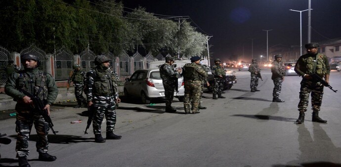 Arvind Kumar Sah (30), a resident of the Banka area in Bihar, was shot at by the ultras outside a park at Eidgah in Srinagar in the evening Arvind Kumar Sah (30), a resident of the Banka area in Bihar, was shot at by the ultras outside a park at Eidgah in Srinagar in the evening