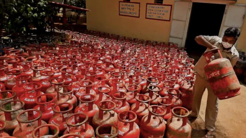 The new rates of domestic LPG cylinders will be effective from October 6 The new rates of domestic LPG cylinders will be effective from October 6
