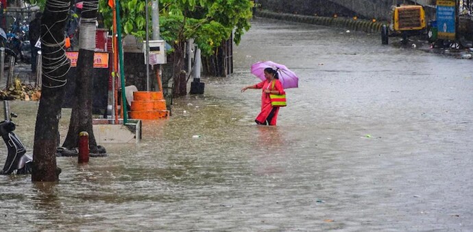 IMD issues orange alert to four districts in Kerala, yellow to others IMD issues orange alert to four districts in Kerala, yellow to others