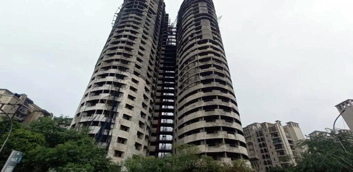On Monday, initially, Supertech's advocate Vikas Sethi submitted that the company proposes to pay the whole amount with Rs 10 lakh installment every month. On Monday, initially, Supertech's advocate Vikas Sethi submitted that the company proposes to pay the whole amount with Rs 10 lakh installment every month.