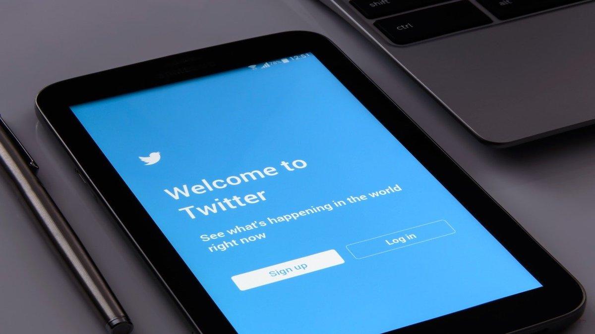 Twitter to sell its mobile ad platform to AppLovin for $1 billion