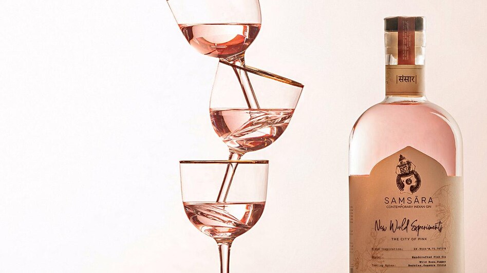 Gold-rimmed, handblown coloured wine glasses by Beyond Designs Gold-rimmed, handblown coloured wine glasses by Beyond Designs