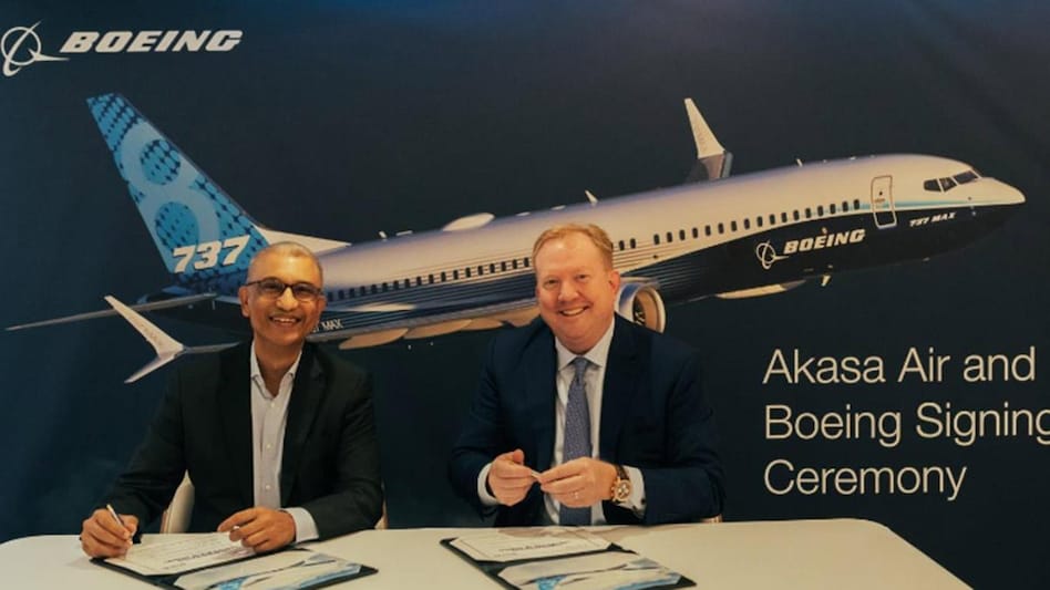 Vinay Dube, CEO, Akasa Air (left) and Stan Deal, Boeing Commercial Airplanes President and CEO (right) Vinay Dube, CEO, Akasa Air (left) and Stan Deal, Boeing Commercial Airplanes President and CEO (right)