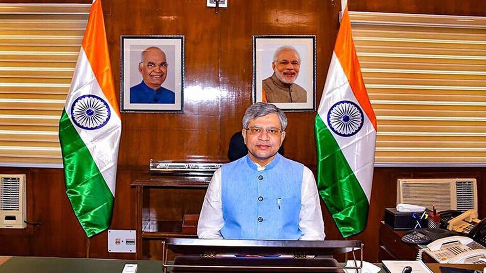 5G spectrum to go on auction around April-May 2022 next year, says Ashwini Vaishnaw 5G spectrum to go on auction around April-May 2022 next year, says Ashwini Vaishnaw