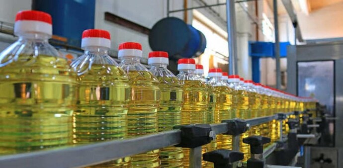 The average retail price of soya oil saw a marginal reduction to Rs 153 per kg from Rs 155.65 per kg in the said period The average retail price of soya oil saw a marginal reduction to Rs 153 per kg from Rs 155.65 per kg in the said period