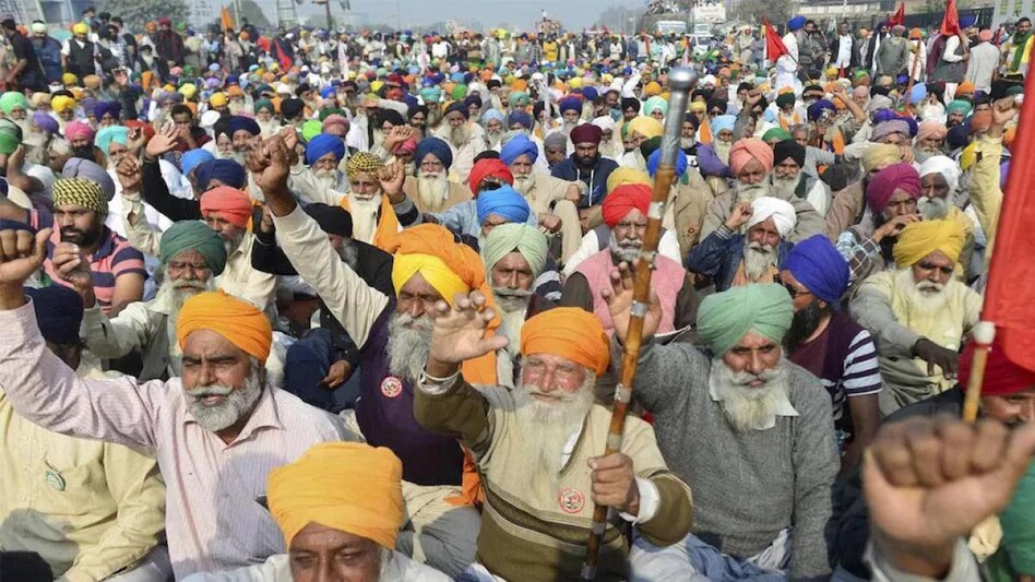 The SKM also appealed to farmers to join in very large numbers in the Lucknow Kisan Mahapanchayat on November 22 The SKM also appealed to farmers to join in very large numbers in the Lucknow Kisan Mahapanchayat on November 22
