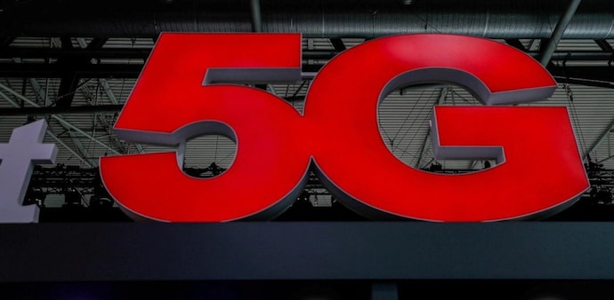 The report added that the number of smartphone subscriptions is expected to be 810 million at the end of 2021 The report added that the number of smartphone subscriptions is expected to be 810 million at the end of 2021