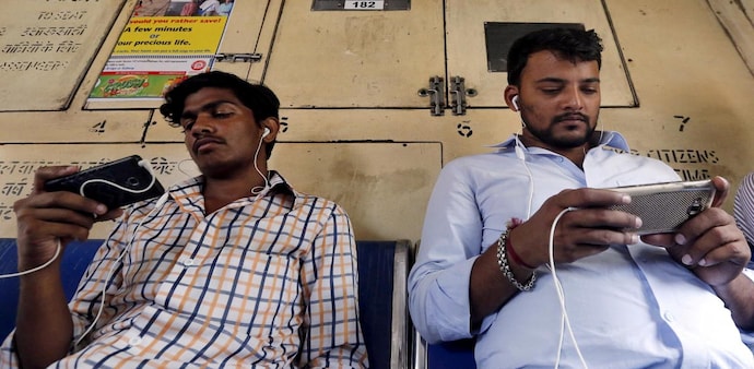 The daily time spent passed four hours in India for the first time in Q1 2020 with 4.8 average daily hours spent in apps in Q3 2021. The daily time spent passed four hours in India for the first time in Q1 2020 with 4.8 average daily hours spent in apps in Q3 2021.