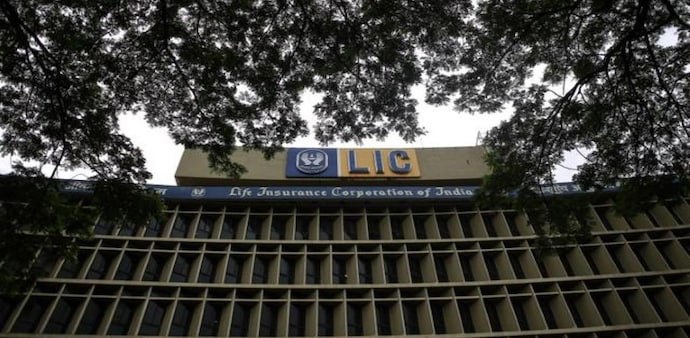 LIC Chairman MR Kumar says there should be no GST on annual insurance premiums. Photo: Reuters LIC Chairman MR Kumar says there should be no GST on annual insurance premiums. Photo: Reuters
