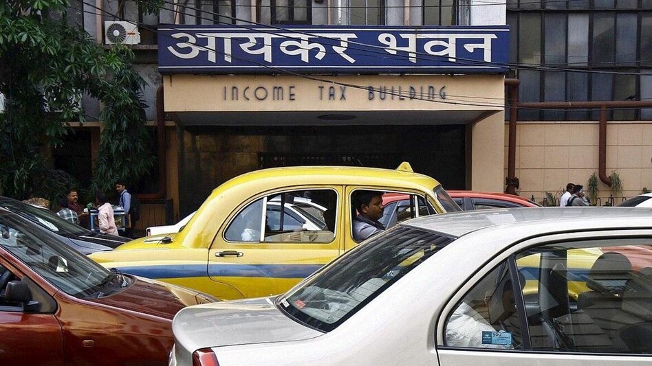 I-T department detects undisclosed income of Rs 400 crore at two realty firms in Delhi-NCR I-T department detects undisclosed income of Rs 400 crore at two realty firms in Delhi-NCR