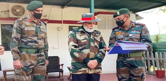 Prime Minister Narendra Modi meets soldiers in Nowshera sector of Rajouri, Jammu and Kashmir, on occasion of Diwali. (Images: ANI) Prime Minister Narendra Modi meets soldiers in Nowshera sector of Rajouri, Jammu and Kashmir, on occasion of Diwali. (Images: ANI)
