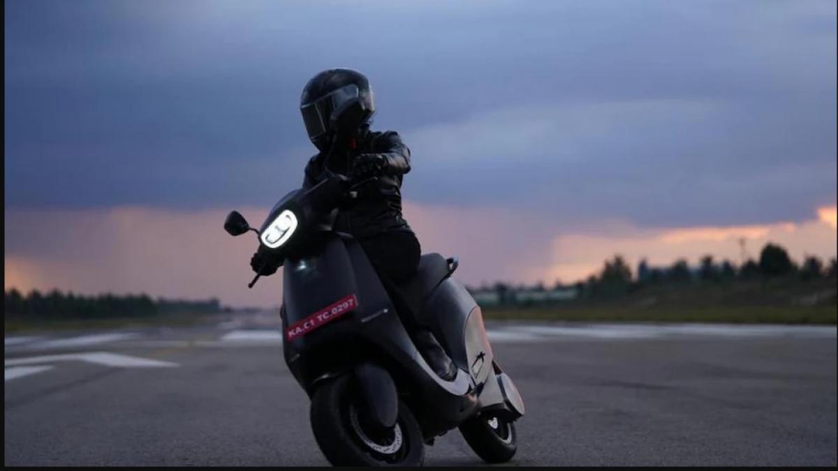 Ola’s S1 electric scooter was launched on August 15 on the occasion of India’s 75th Independence Day Ola’s S1 electric scooter was launched on August 15 on the occasion of India’s 75th Independence Day