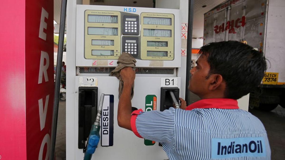 Petrol, diesel price to drop only on sustained drop in international oil prices