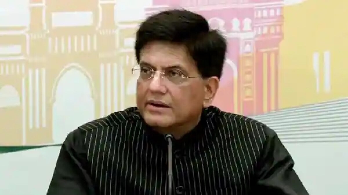 Piyush Goyal stated that there should be no difference in textile quality meant for international and domestic consumers. He further suggested public-private participation in using government funds in research & development in technical textiles. Piyush Goyal stated that there should be no difference in textile quality meant for international and domestic consumers. He further suggested public-private participation in using government funds in research & development in technical textiles.