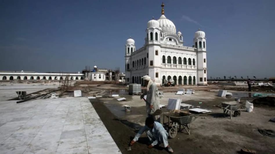 Kartarpur Corridor opens a few days ahead of the birth anniversary of Guru Nanak Dev Ji. Kartarpur Sahib Corridor reopens after 20 months; Covid report, vaccine certificates must - BusinessToday