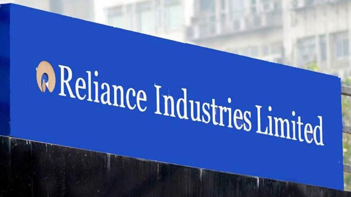 Reliance had made a Rights Issue of 42.26 crore equity shares at Rs 1,257 each Reliance had made a Rights Issue of 42.26 crore equity shares at Rs 1,257 each