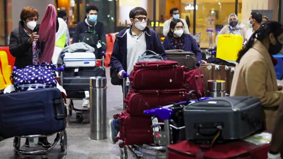 Those coming from countries considered not at risk and whose samples have tested negative have been advised to monitor themselves carefully for at least two weeks. Those coming from countries considered not at risk and whose samples have tested negative have been advised to monitor themselves carefully for at least two weeks.