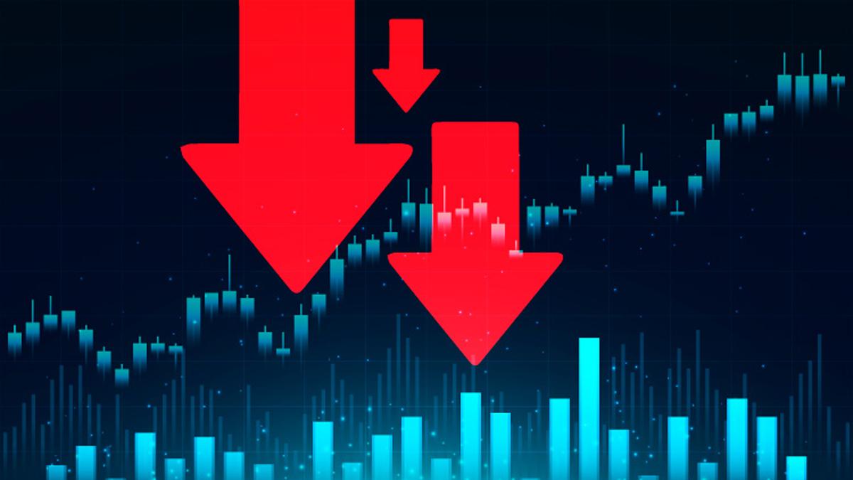 Sensex gives up 60K, Nifty falls 151 points; IT, banking shares top losers 