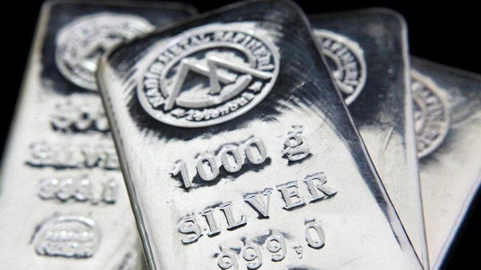 Currently, Indian mutual funds are allowed to launch ETFs tracking on gold. Currently, Indian mutual funds are allowed to launch ETFs tracking on gold.