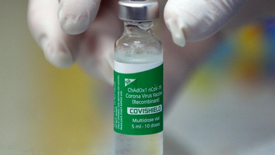 Govt allows commercial export of Covishield, Covaxin; cites sufficient stock (Photo: Reuters) Govt allows commercial export of Covishield, Covaxin; cites sufficient stock (Photo: Reuters)