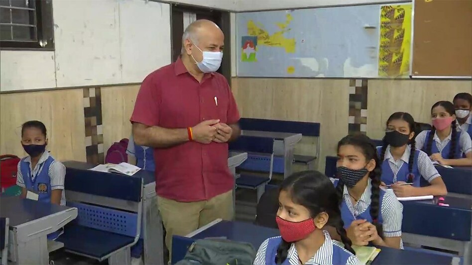 Manish Sisodia visited the Rajkiya Sarvodaya Bal/Kanya Vidyalaya in Delhi’s West Vinod Nagar for inspection Manish Sisodia visited the Rajkiya Sarvodaya Bal/Kanya Vidyalaya in Delhi’s West Vinod Nagar for inspection