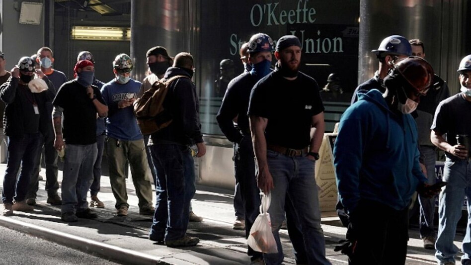 Claims declined between mid-October and mid-November Claims declined between mid-October and mid-November