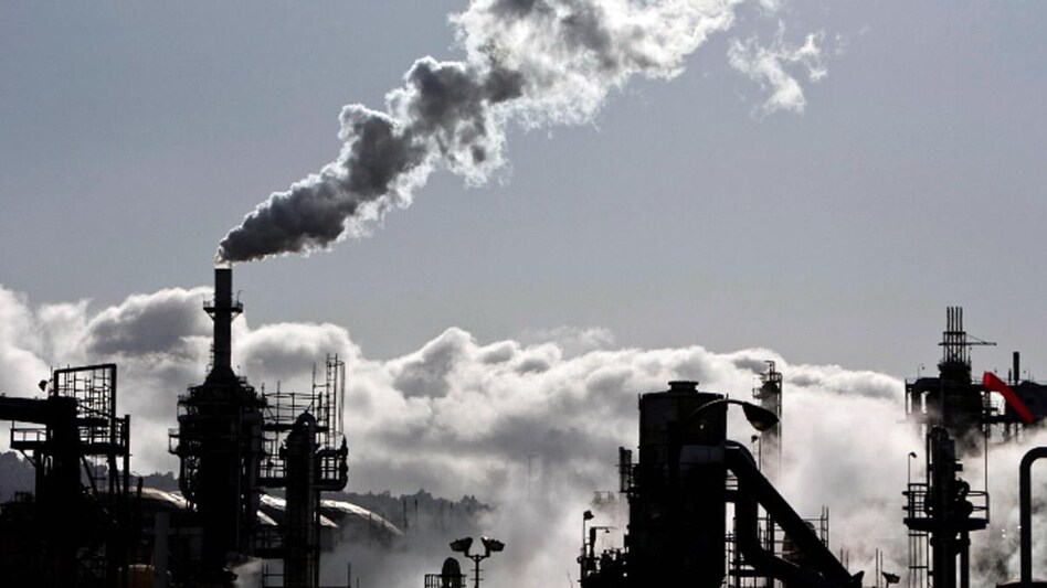 India achieves 40% of installed electricity generation capacity from non-fossil fuel sources (Photo: Reuters) India achieves 40% of installed electricity generation capacity from non-fossil fuel sources (Photo: Reuters)